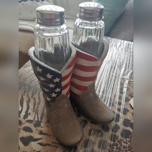 Cowboy boots salt and pepper shakers